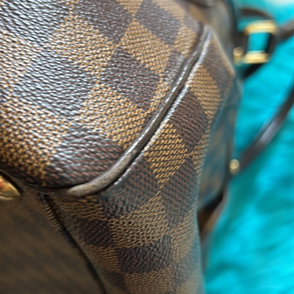 EUC almost new Trevi PM Damier Ebene Shoulder bag. - Picture 10 of 17